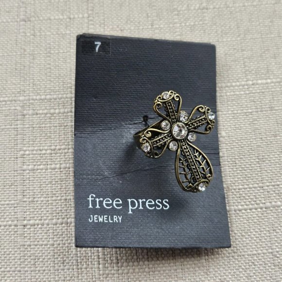 Free Press Ring Women Fashion Ring Gold Tone vintage Style Size adjustable 7-8 - Picture 5 of 10